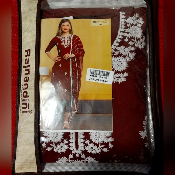 Rajnandini Kurta set with Dupatta - Picture 2 of 6